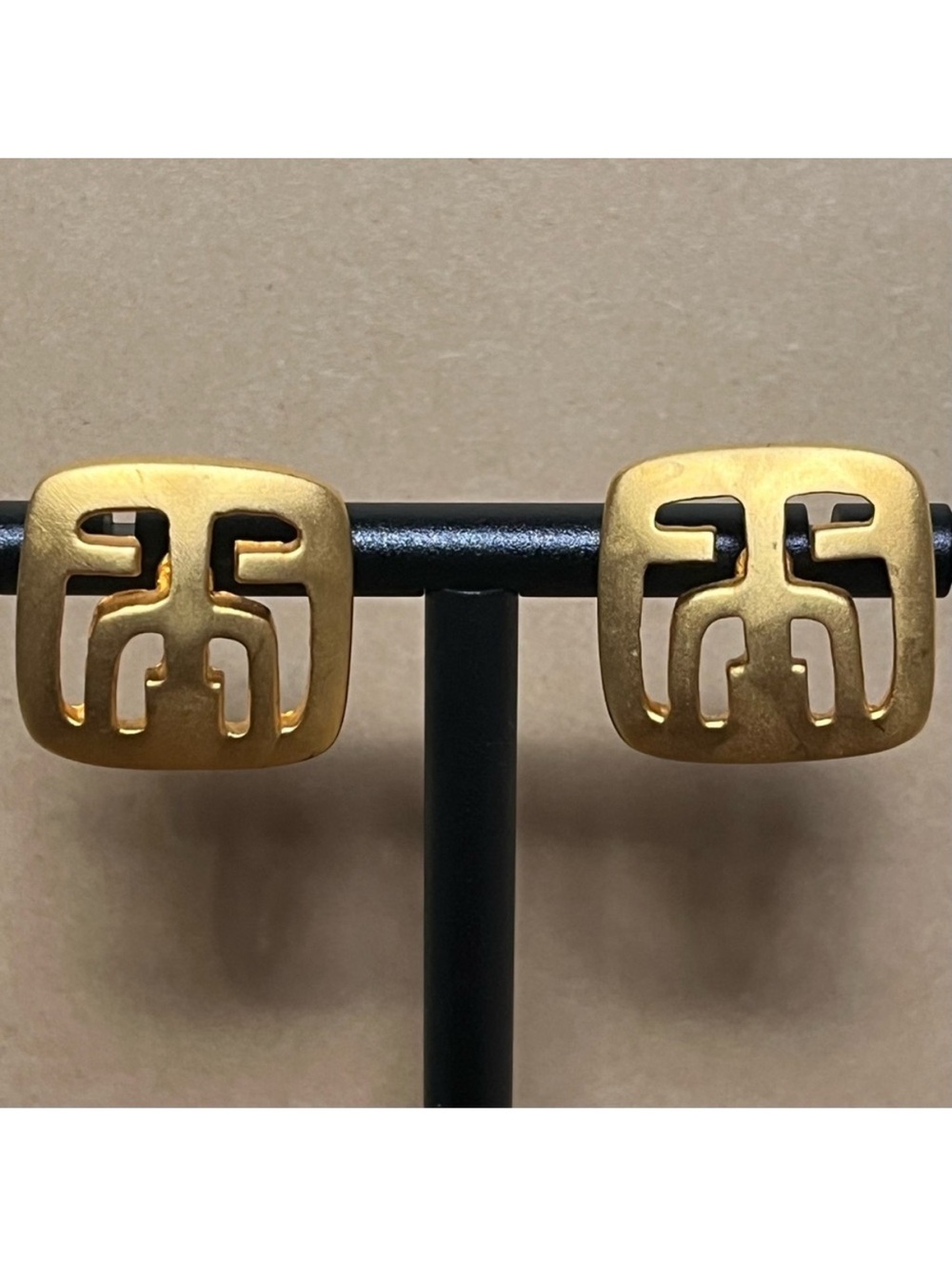 $7 if bundled Vintage Asian Style Matte Gold Tone Earrings